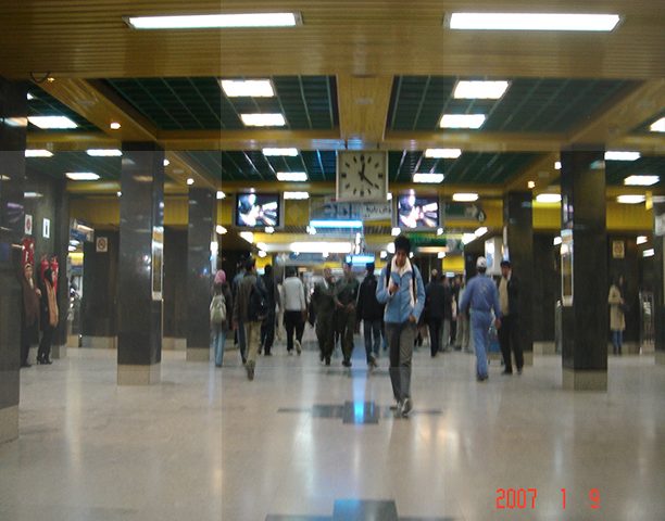 سقف کاذب ایستگاه متروی صادقیه